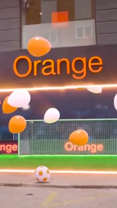 Orange Tanda de Penaltis FOOH Ads — Orange